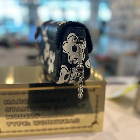 NWT! NEW! Marc Jacobs Clover Double J Daisy Convertible Shoulder Bag Black White - Picture 7 of 15